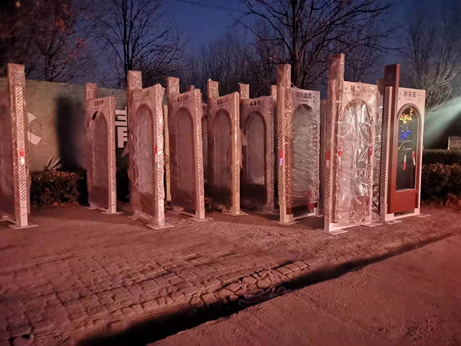 3月10日晚，又一批街道指示牌裝車發(fā)貨